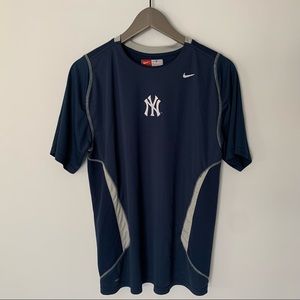 Vintage Nike Fit official Yankees baseball t-shirt
